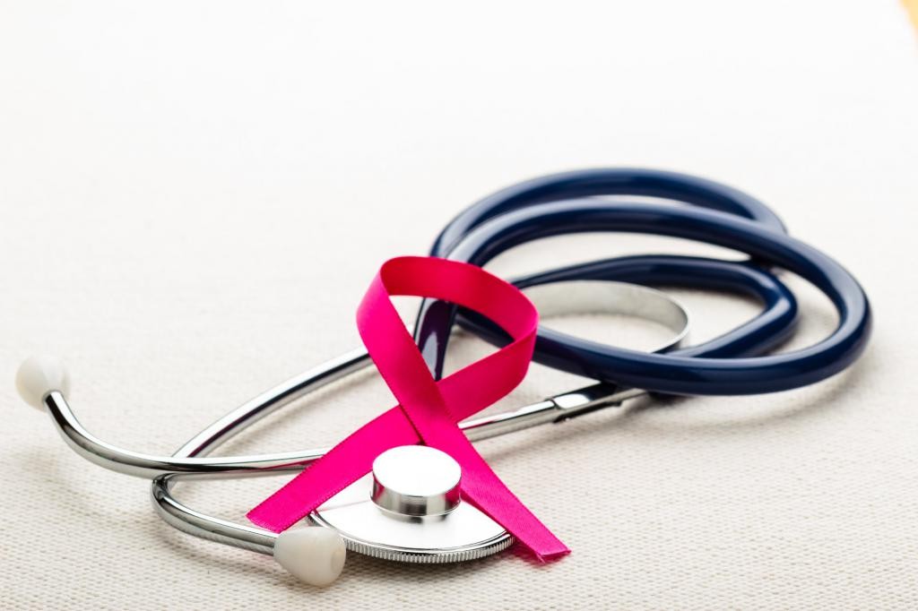 fotolia-voyagerix-stethescope-cancer